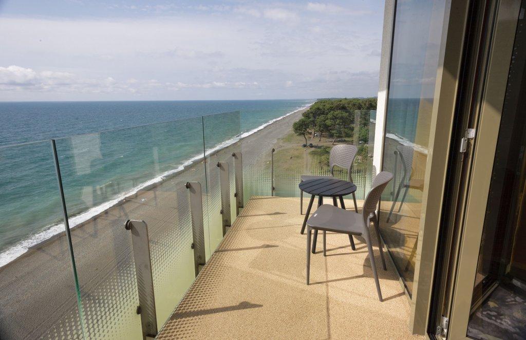 Miramare Magnetic Beach Hotel Кобулети Екстериор снимка